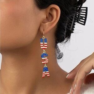 Americana 🇺🇸 USA Flag Dangle Earrings gold tone NWOT